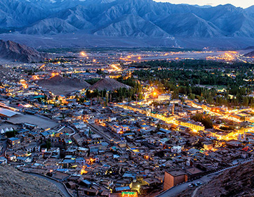 Manali To Leh Taxi Service